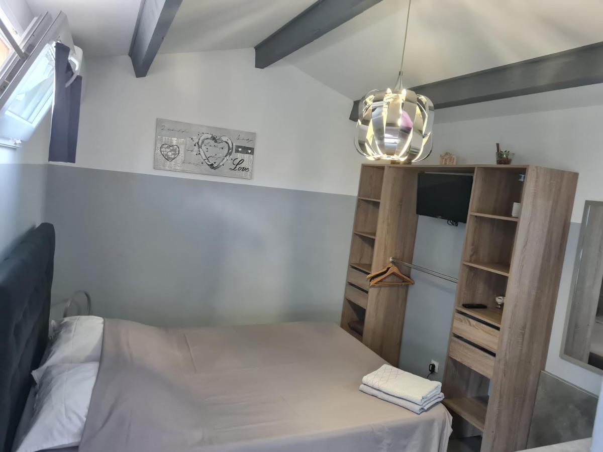 Chambre Cosy Avec Terrasse Leilighet Arles Eksteriør bilde